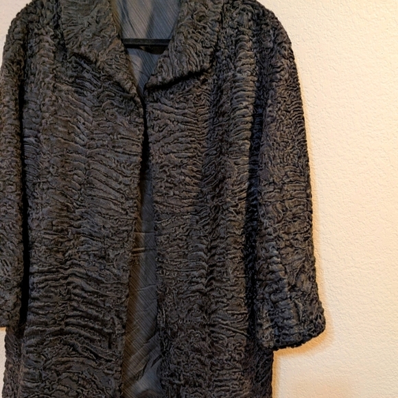 Black Astrahan karakul Lamb coat or long jacket , Authentic.Size Medium.… - Picture 12 of 13